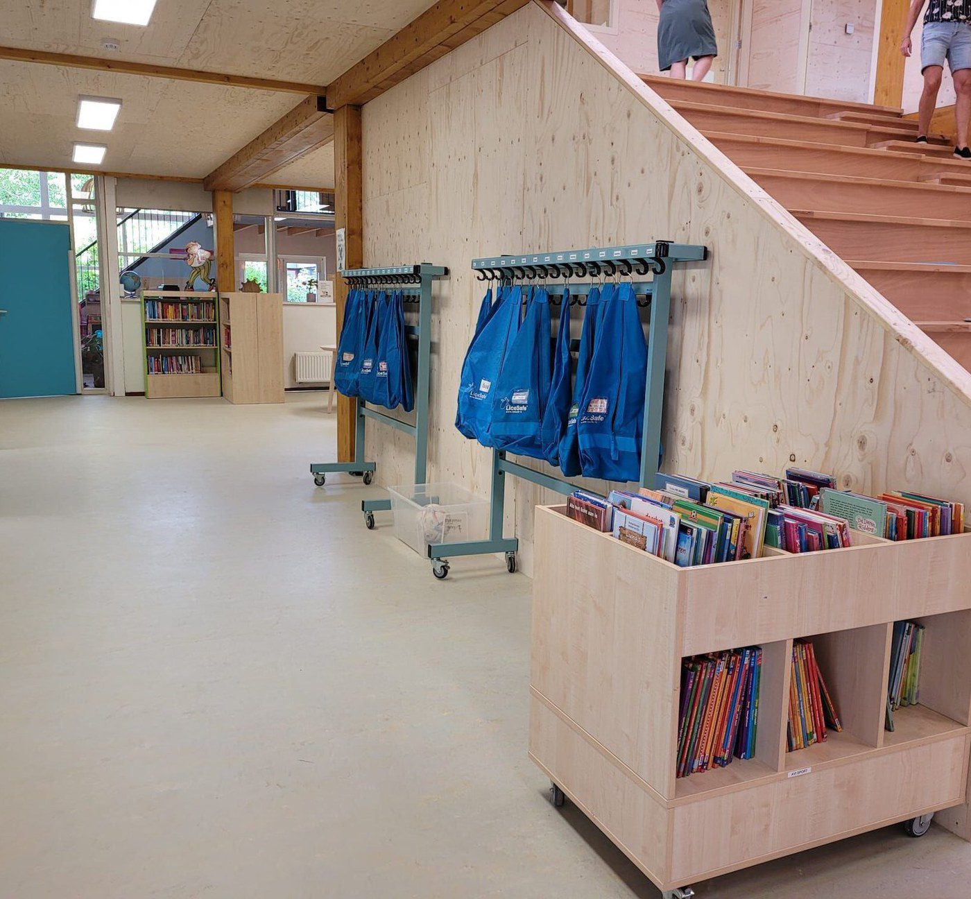 De Evenaar - zittrap met schoolbibliotheek