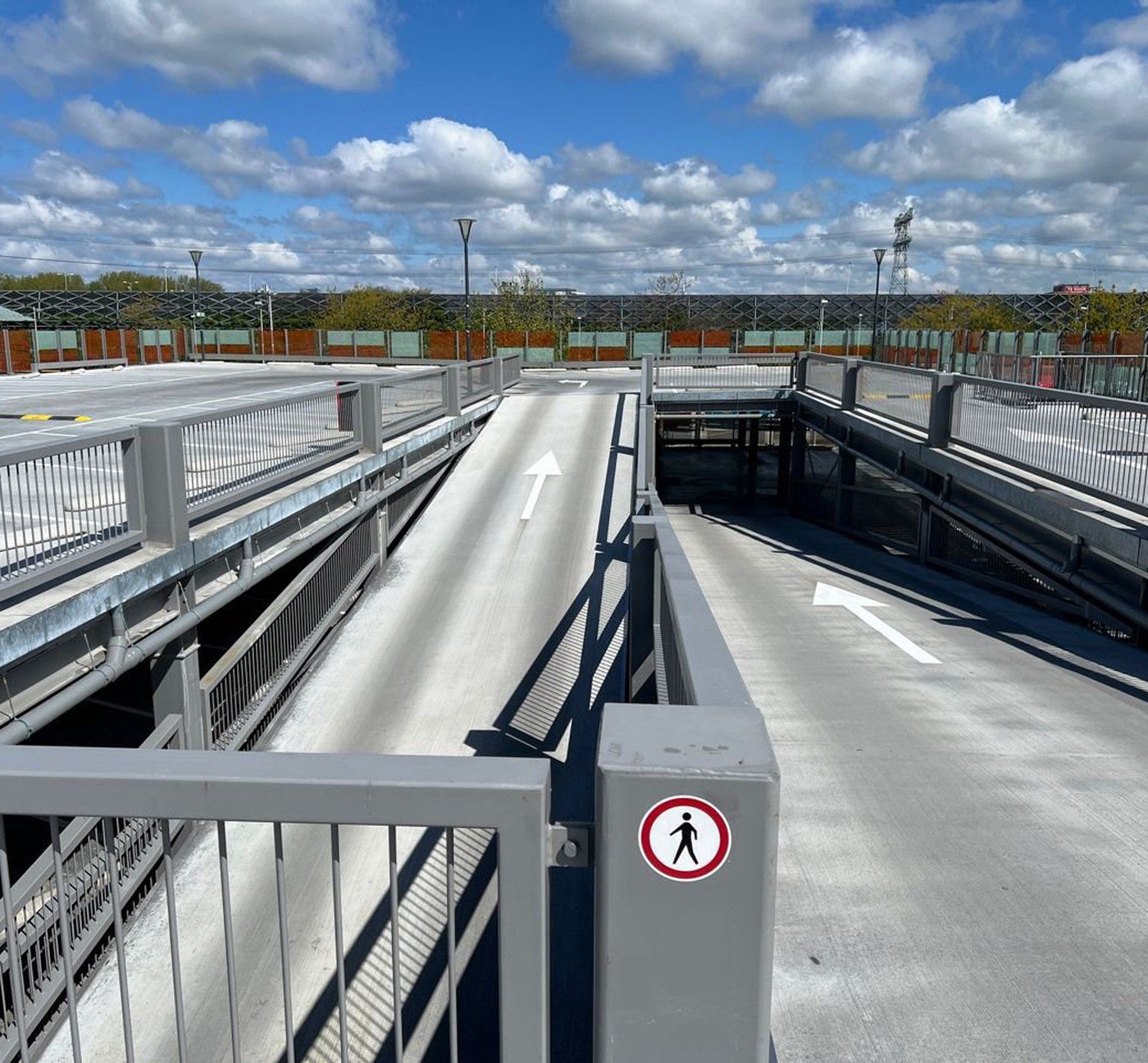 Duurzame parkeergarage Utrecht - hellingbaan tussen de parkeerdekken